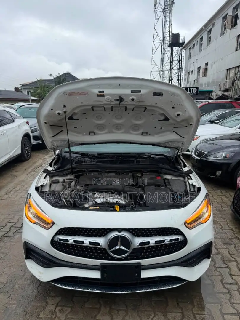 Mercedes-Benz GLA 250 2021 White
