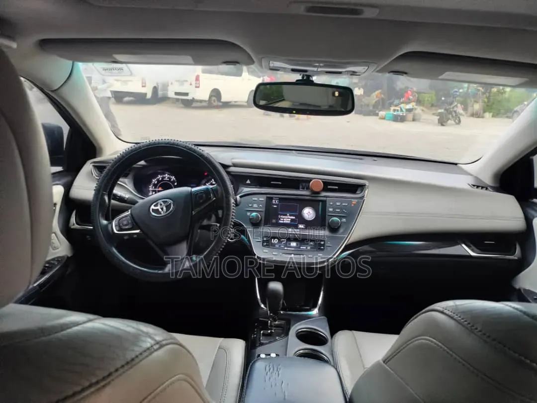 Toyota Avalon Limited 4dr Sedan (3.5L 6cyl 6A) 2014 Silver