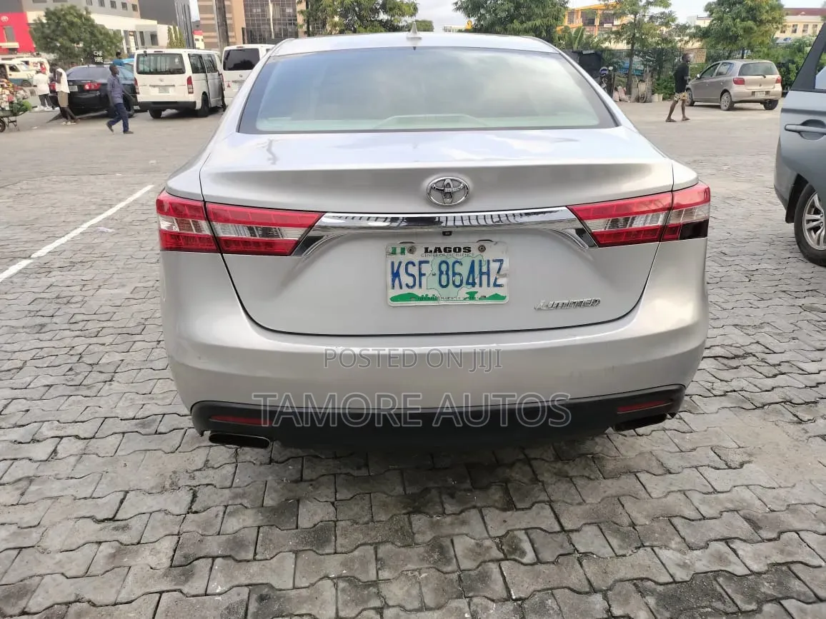 Toyota Avalon Limited 4dr Sedan (3.5L 6cyl 6A) 2014 Silver