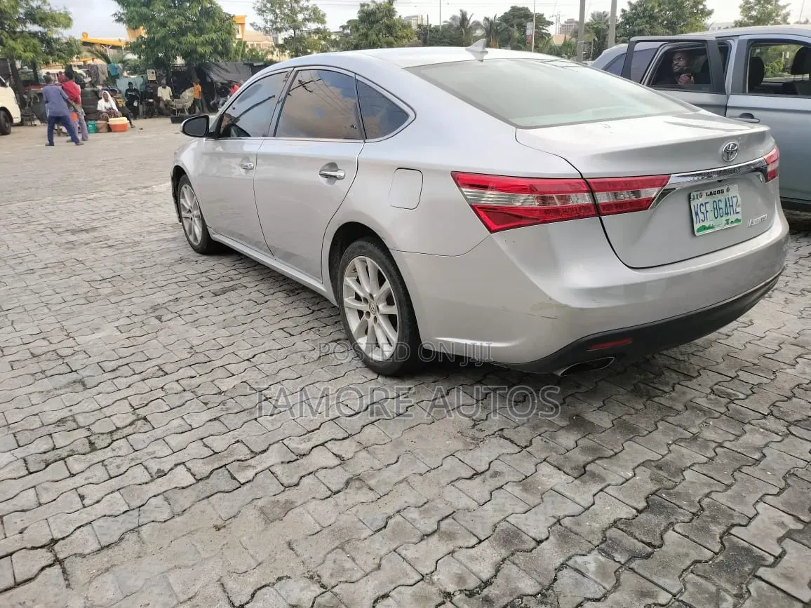 Toyota Avalon Limited 4dr Sedan (3.5L 6cyl 6A) 2014 Silver