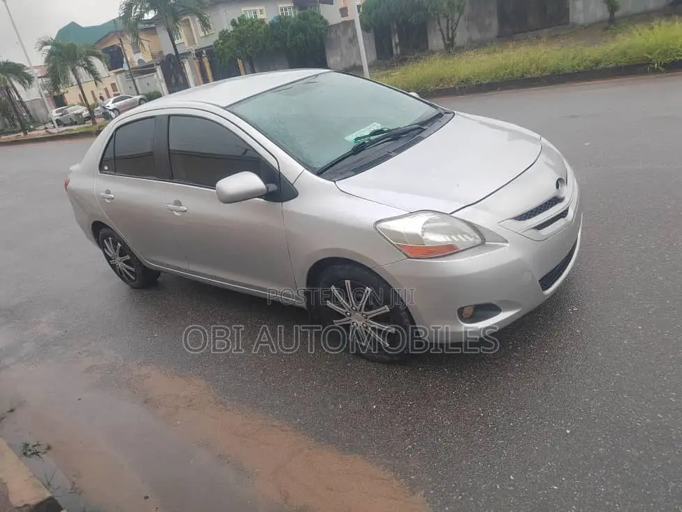 Toyota Yaris 2009 Silver