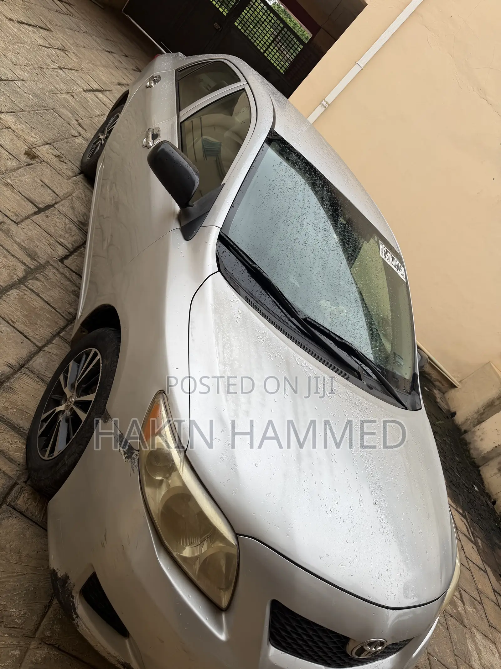 Toyota Corolla LE 4dr Sedan (1.8L 4cyl 4A) 2010 Silver