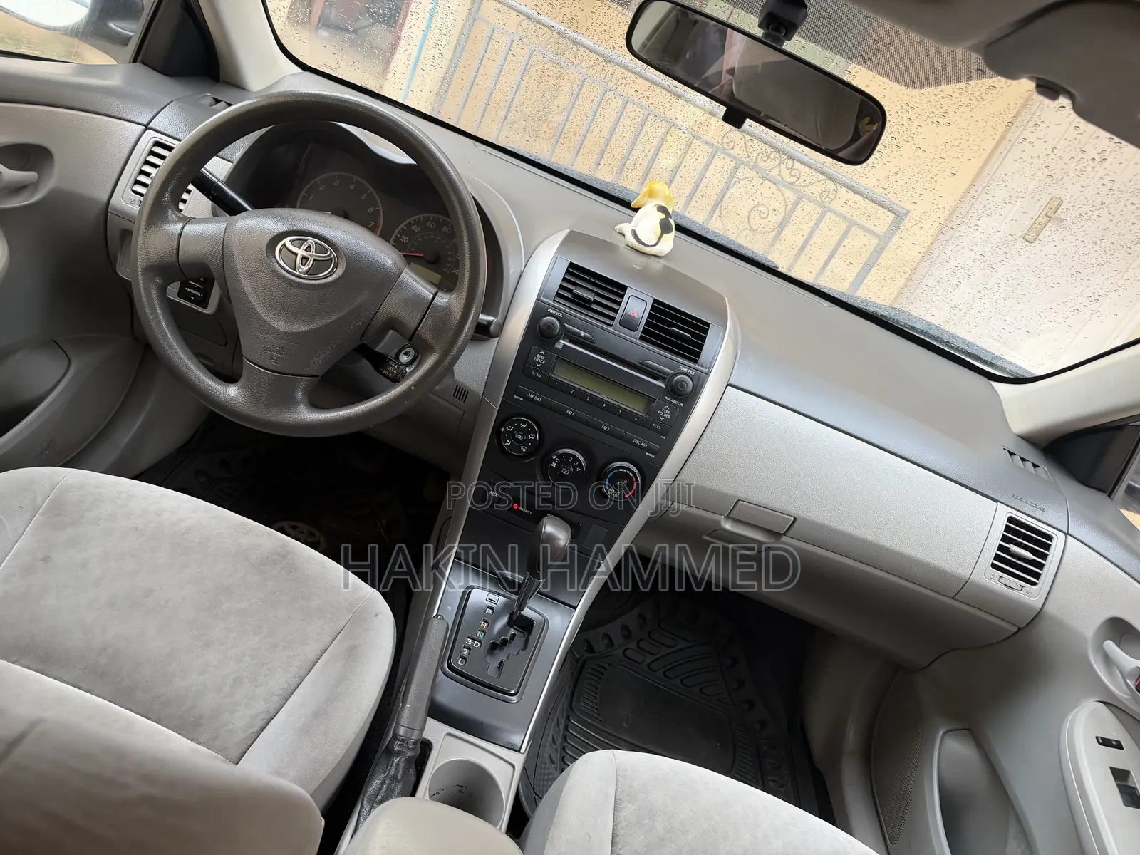 Toyota Corolla LE 4dr Sedan (1.8L 4cyl 4A) 2010 Silver