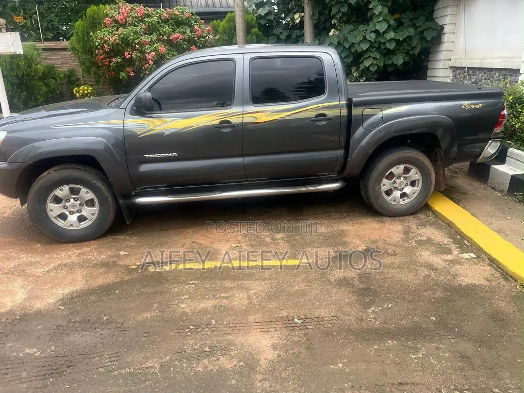 Toyota Tacoma 2013 Black