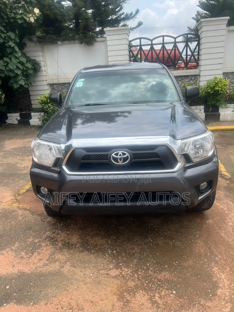 Toyota Tacoma 2013 Black