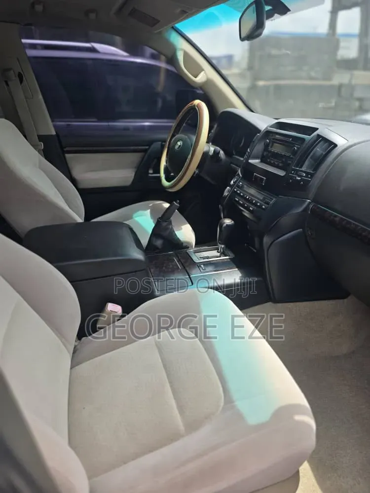 Toyota Land Cruiser 2009 Gold