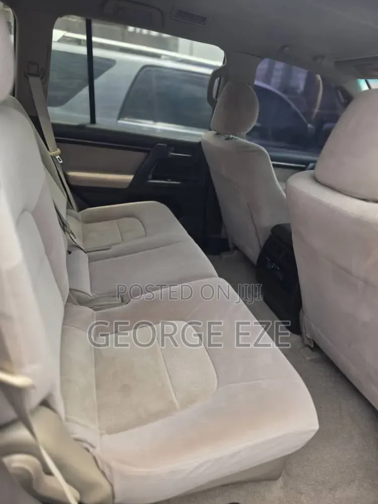 Toyota Land Cruiser 2009 Gold