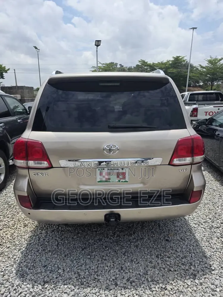 Toyota Land Cruiser 2009 Gold