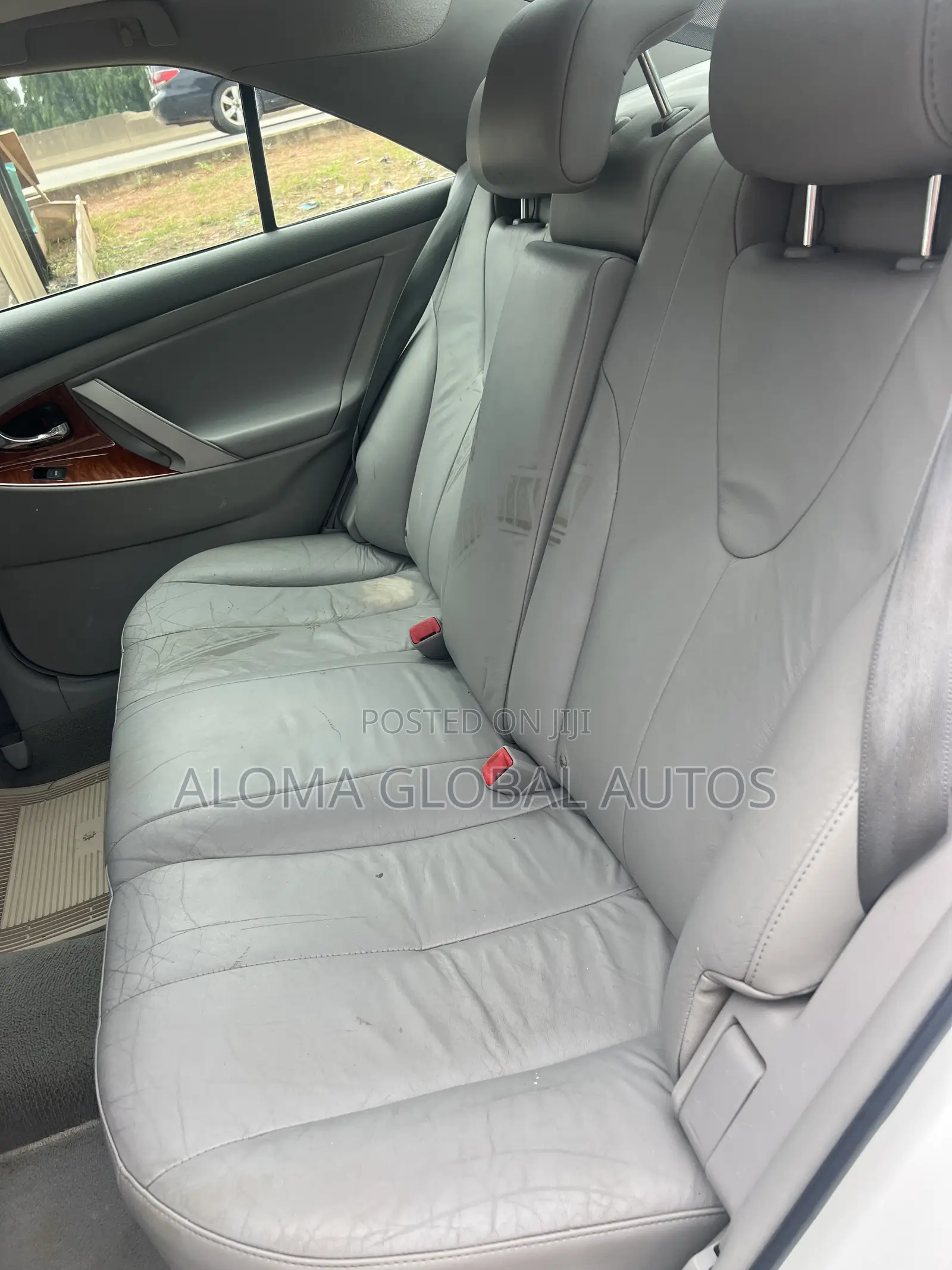 Toyota Camry XLE 4dr Sedan (2.5L 4cyl 6AM) 2010 White
