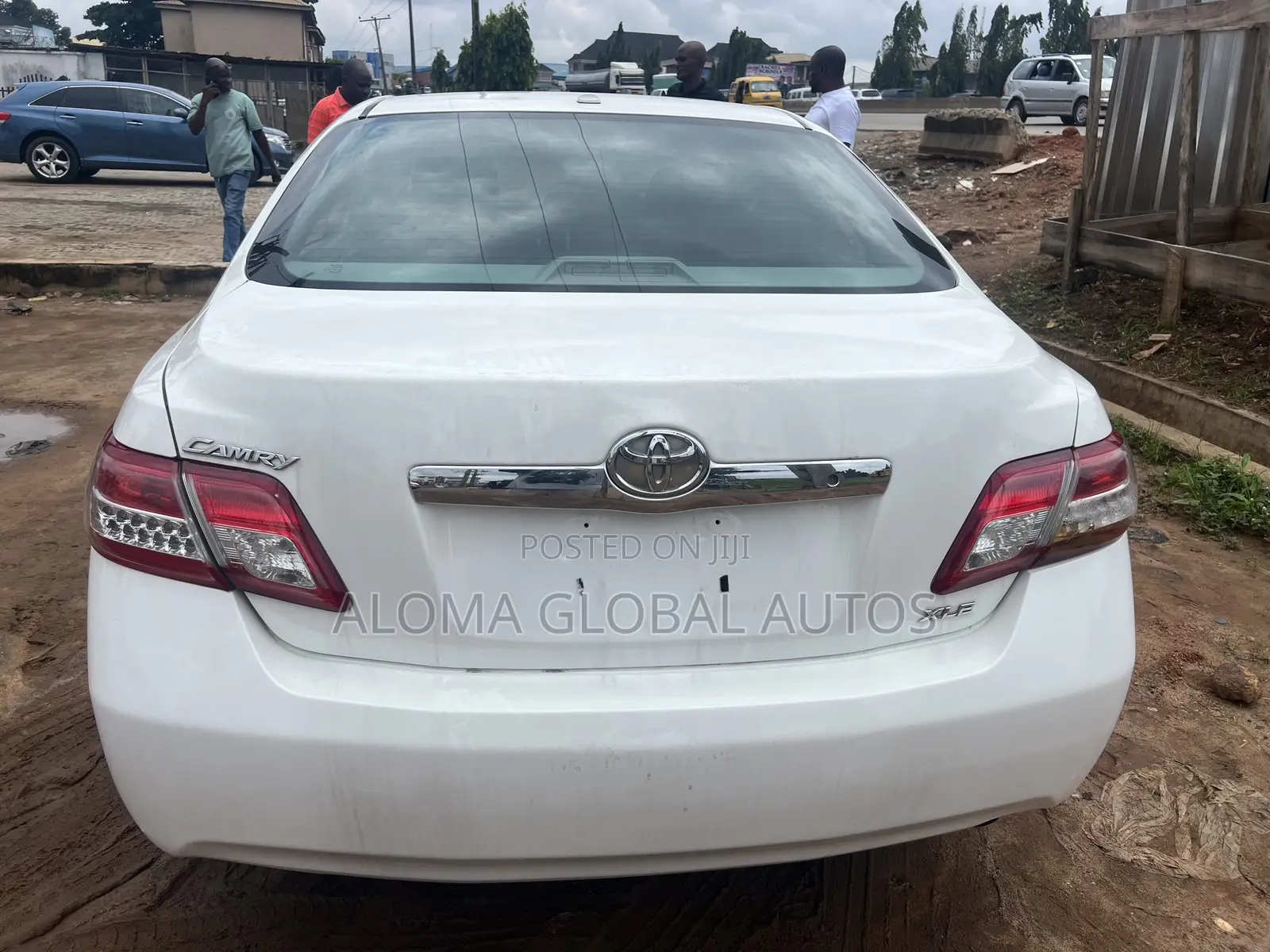 Toyota Camry XLE 4dr Sedan (2.5L 4cyl 6AM) 2010 White