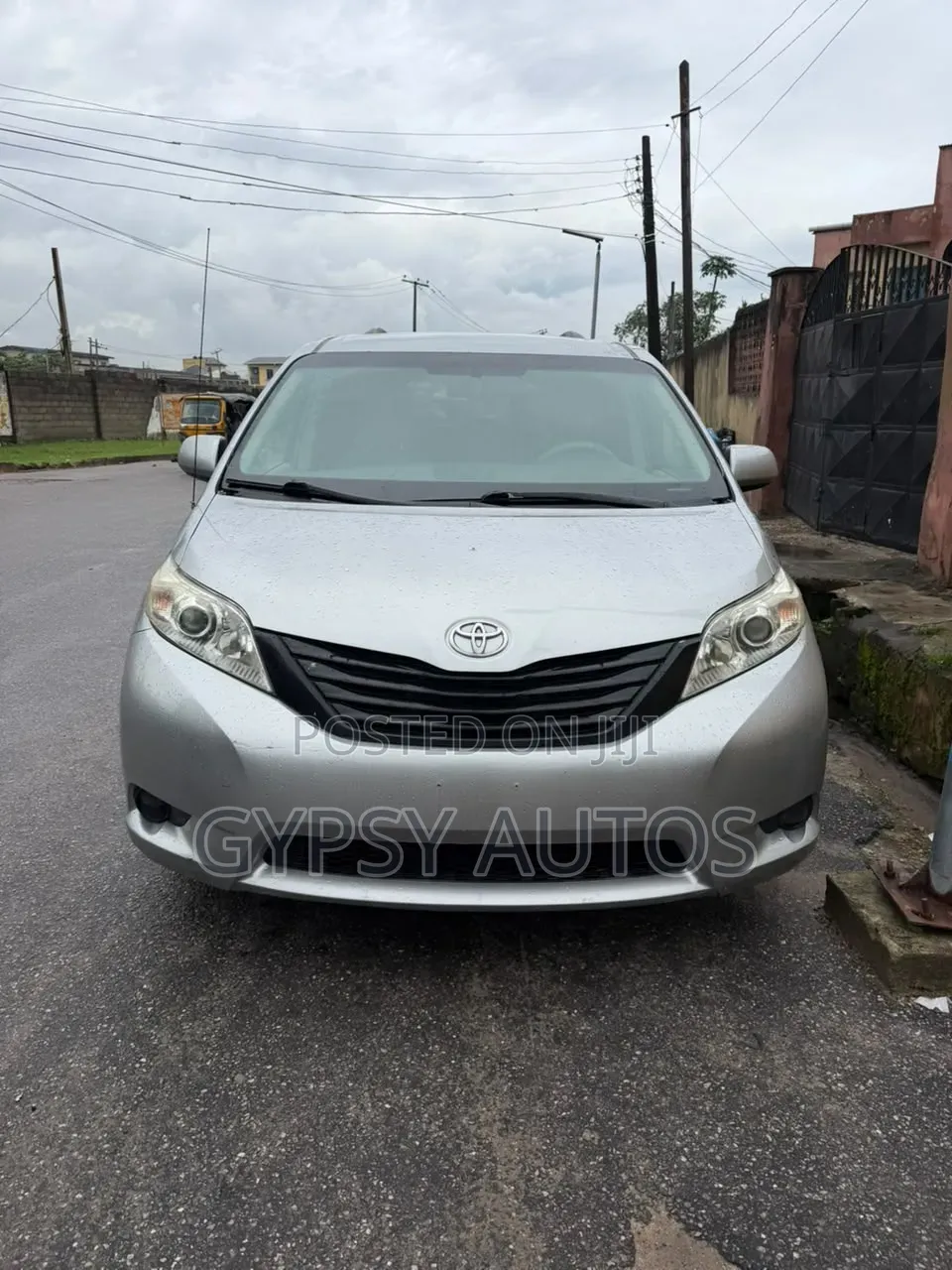 Toyota Sienna LE 7 Passenger 2012 Silver