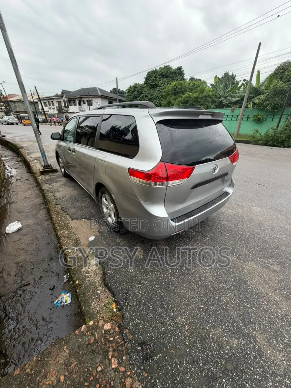Toyota Sienna LE 7 Passenger 2012 Silver