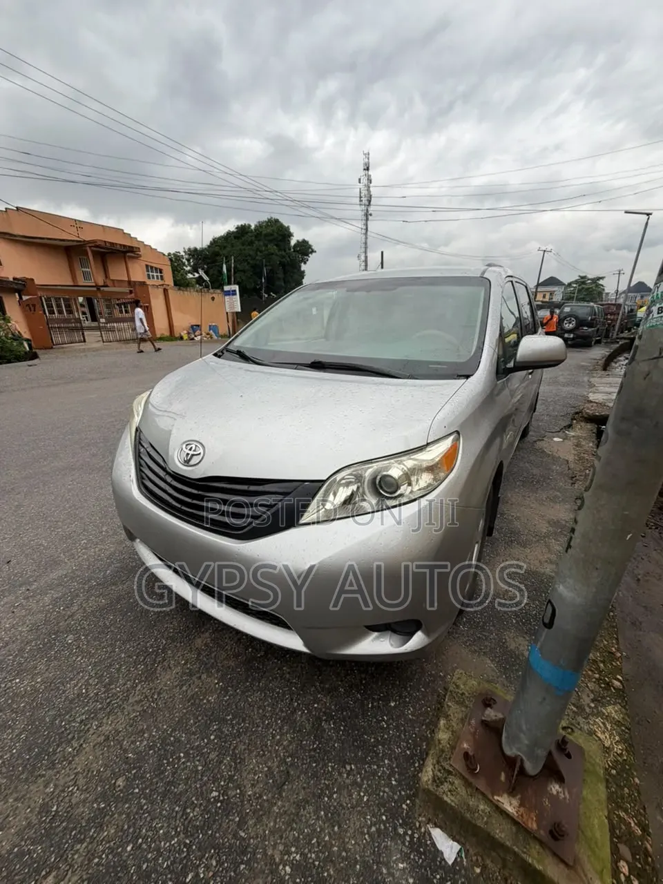 Toyota Sienna LE 7 Passenger 2012 Silver