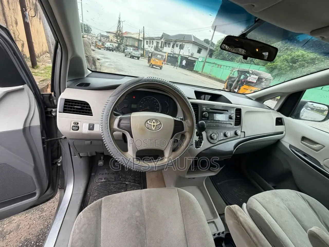 Toyota Sienna LE 7 Passenger 2012 Silver