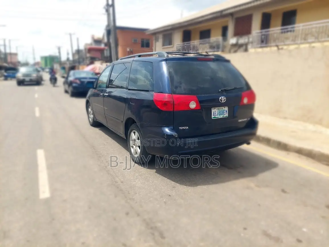 Toyota Sienna LE 4WD 2007 Blue