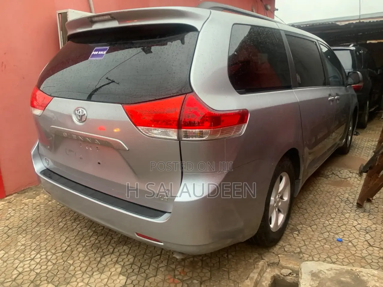 Toyota Sienna 2011 Silver