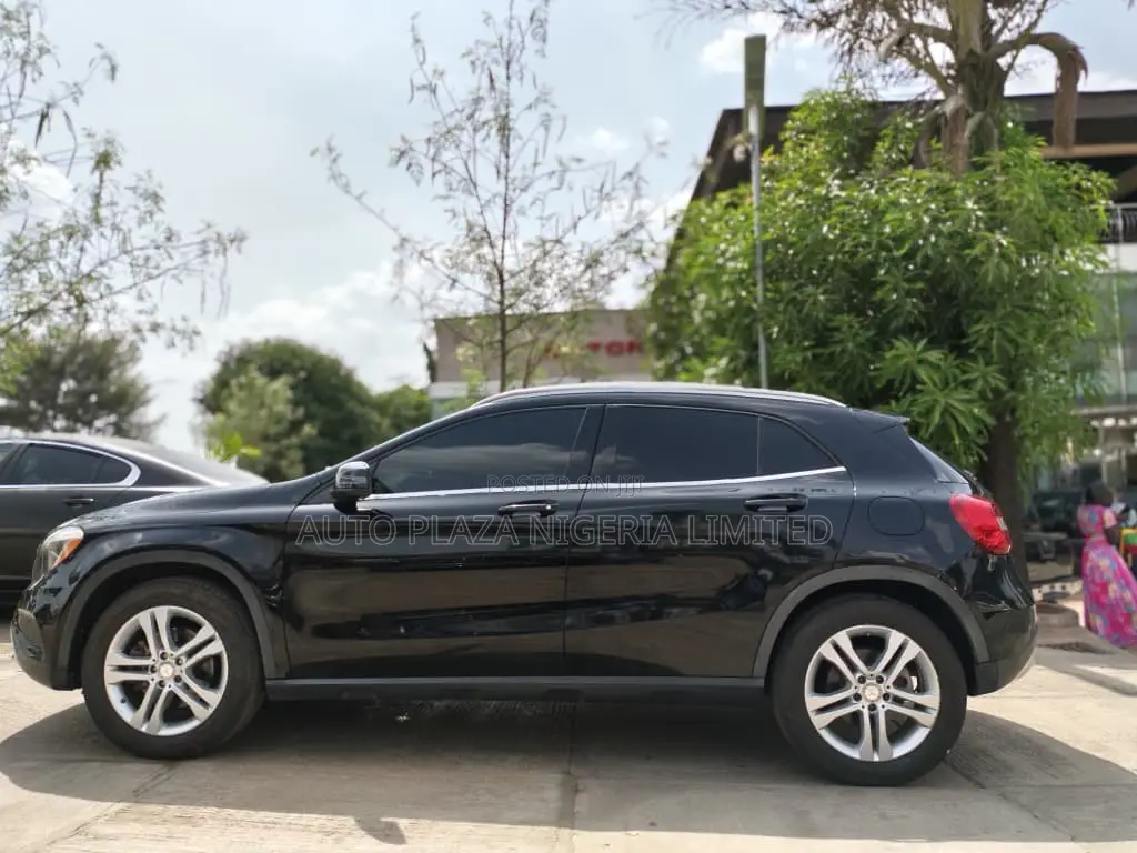Mercedes-Benz GLA 250 2016 Black