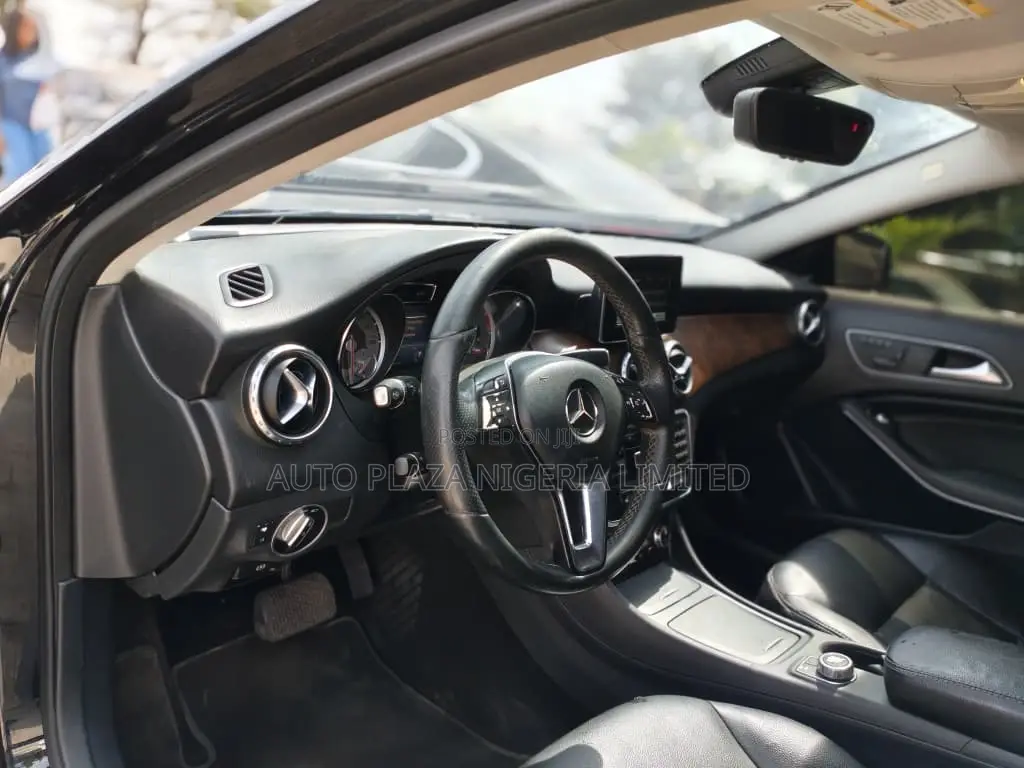 Mercedes-Benz GLA 250 2016 Black