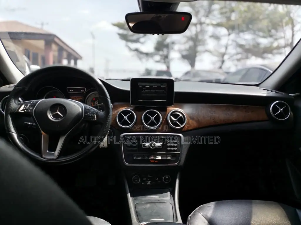 Mercedes-Benz GLA 250 2016 Black