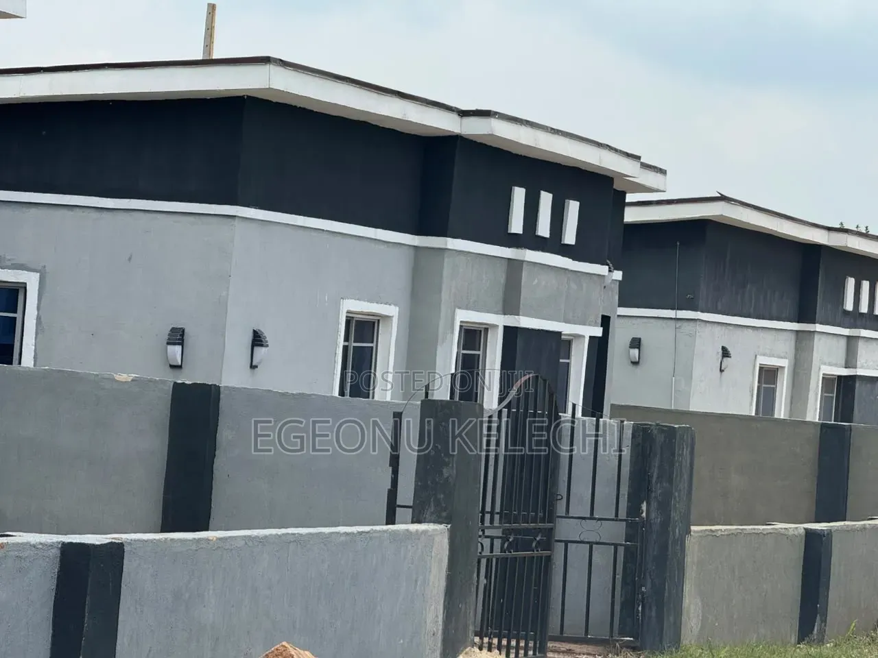 3bdrm Bungalow in Obafemi-Owode for sale