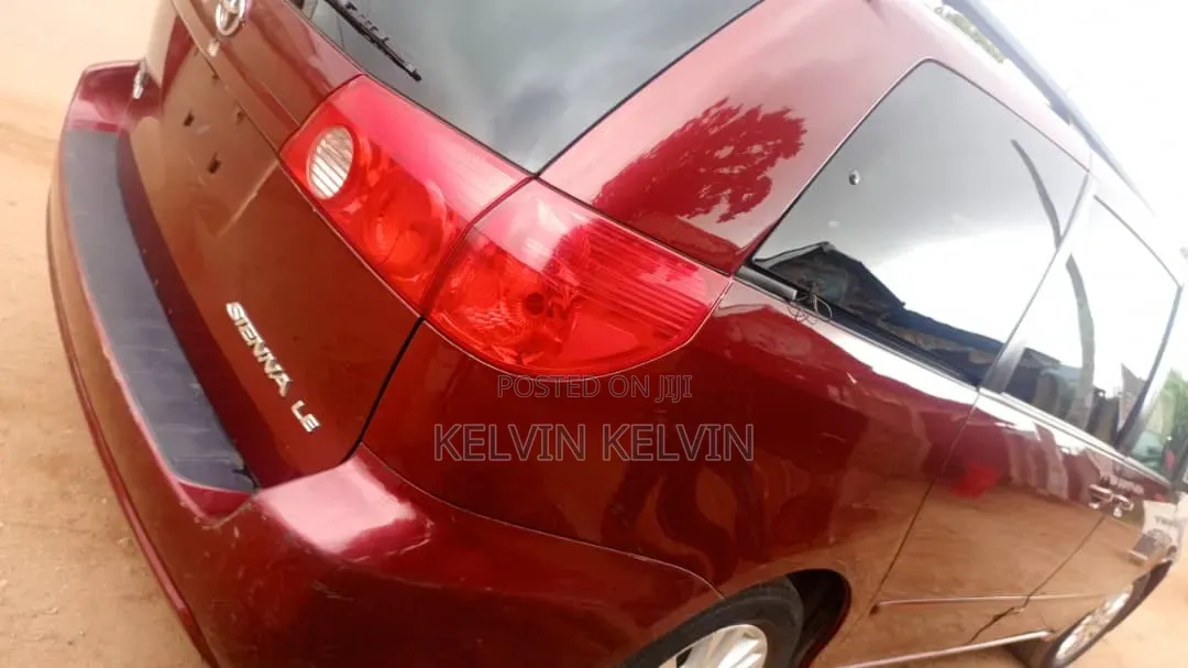 Toyota Sienna 2008 Red