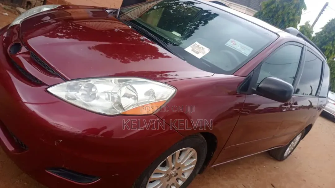 Toyota Sienna 2008 Red