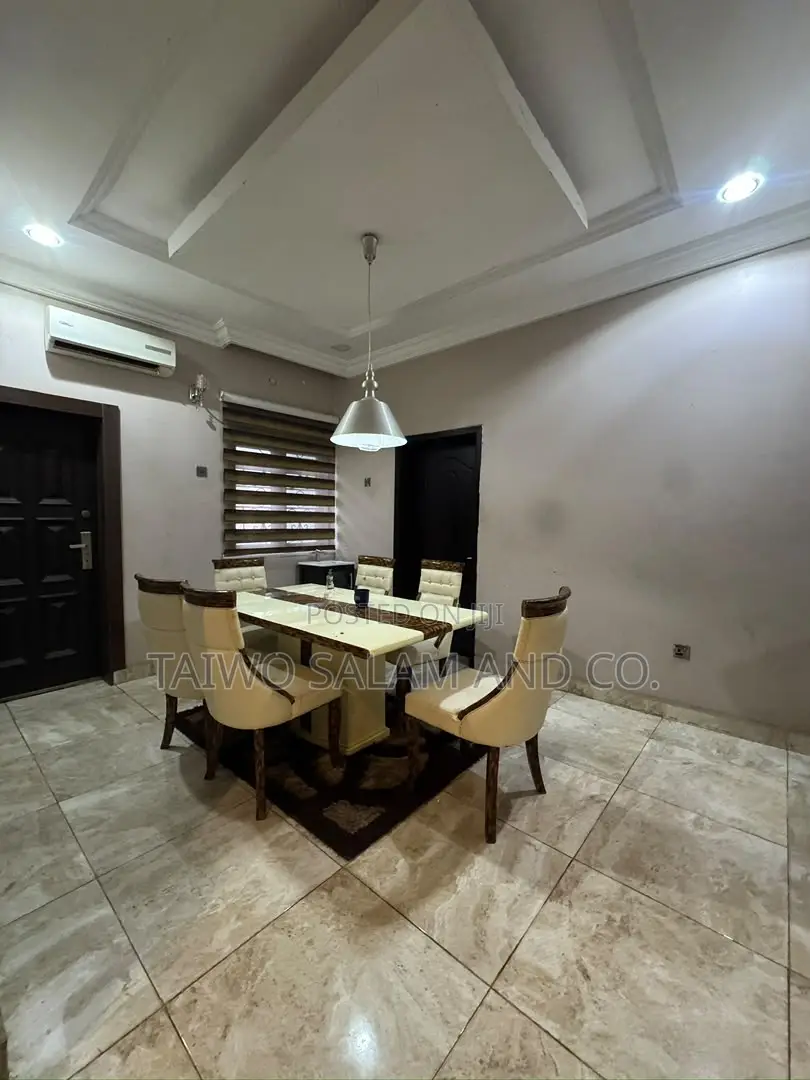 5bdrm Duplex in Ojoo for sale