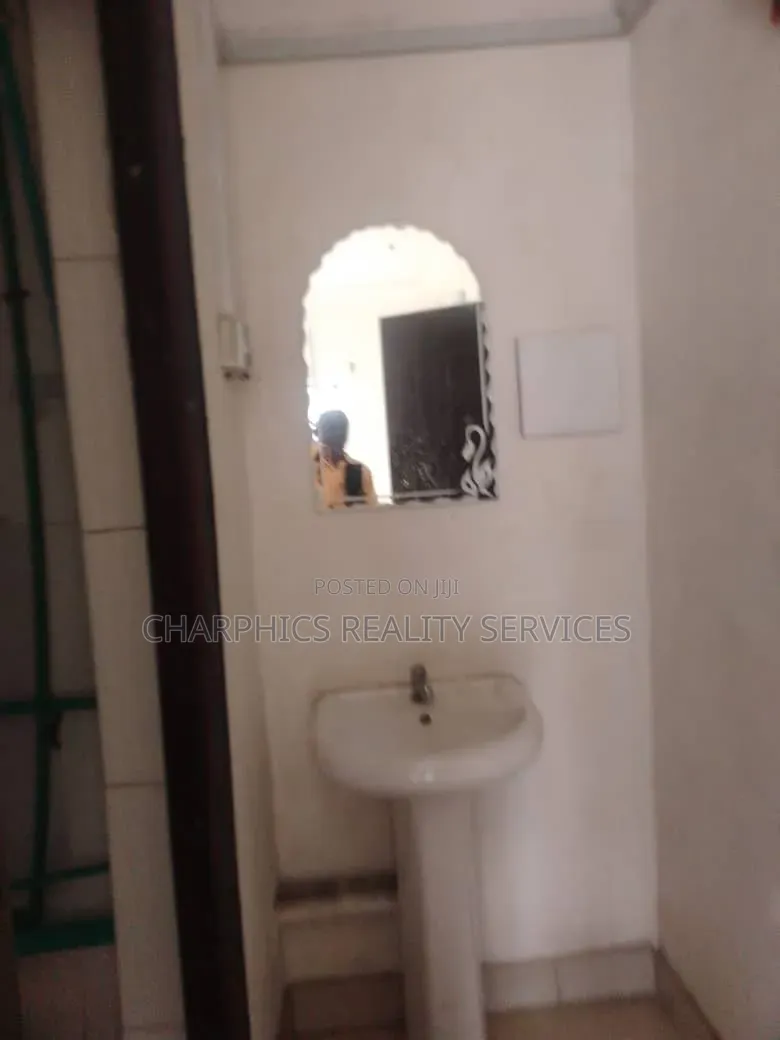 2bdrm Apartment in Osapa london for rent