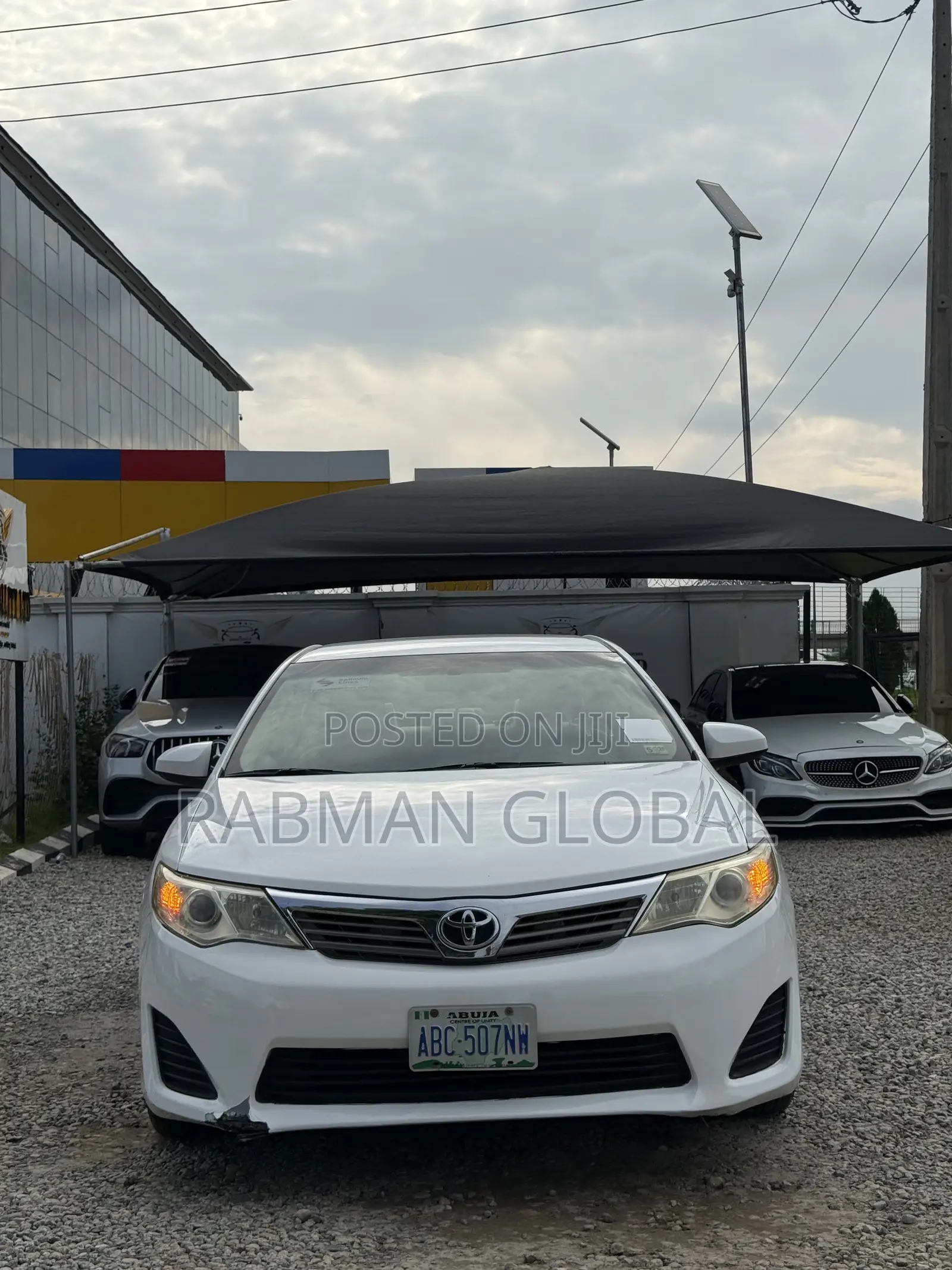 Toyota Camry LE 4dr Sedan (2.5L 4cyl 6A) 2013 White