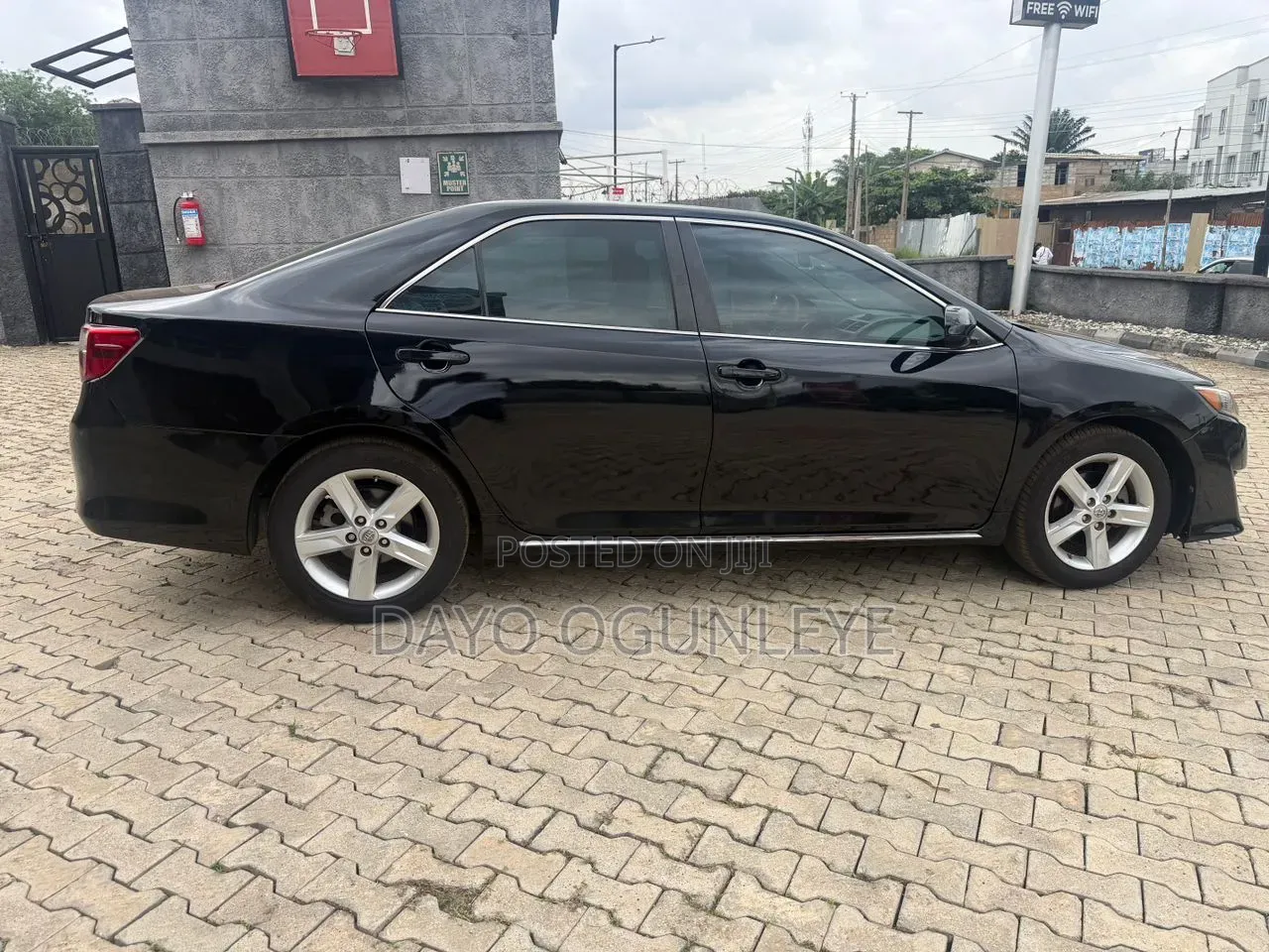 Toyota Camry LE 4dr Sedan (2.5L 4cyl 6A) 2013 Black