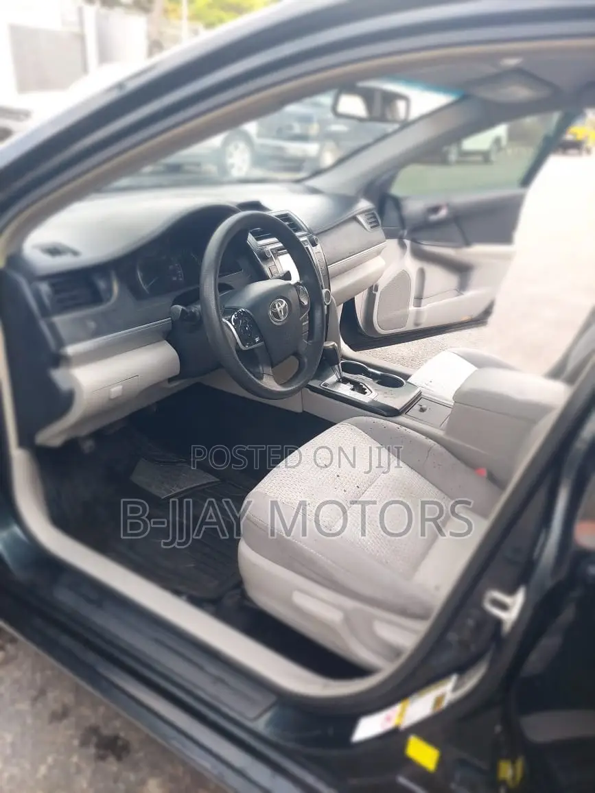 Toyota Camry LE 4dr Sedan (2.5L 4cyl 6A) 2013 Black