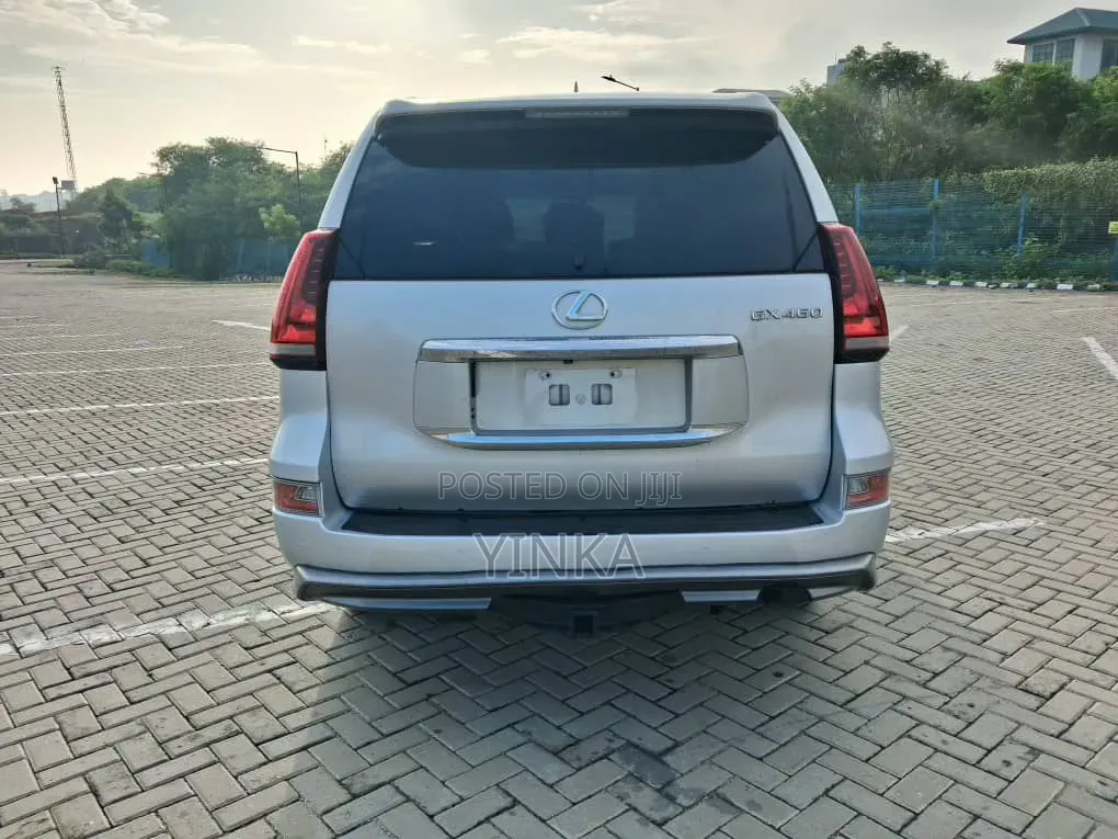 Lexus GX 2012 Silver