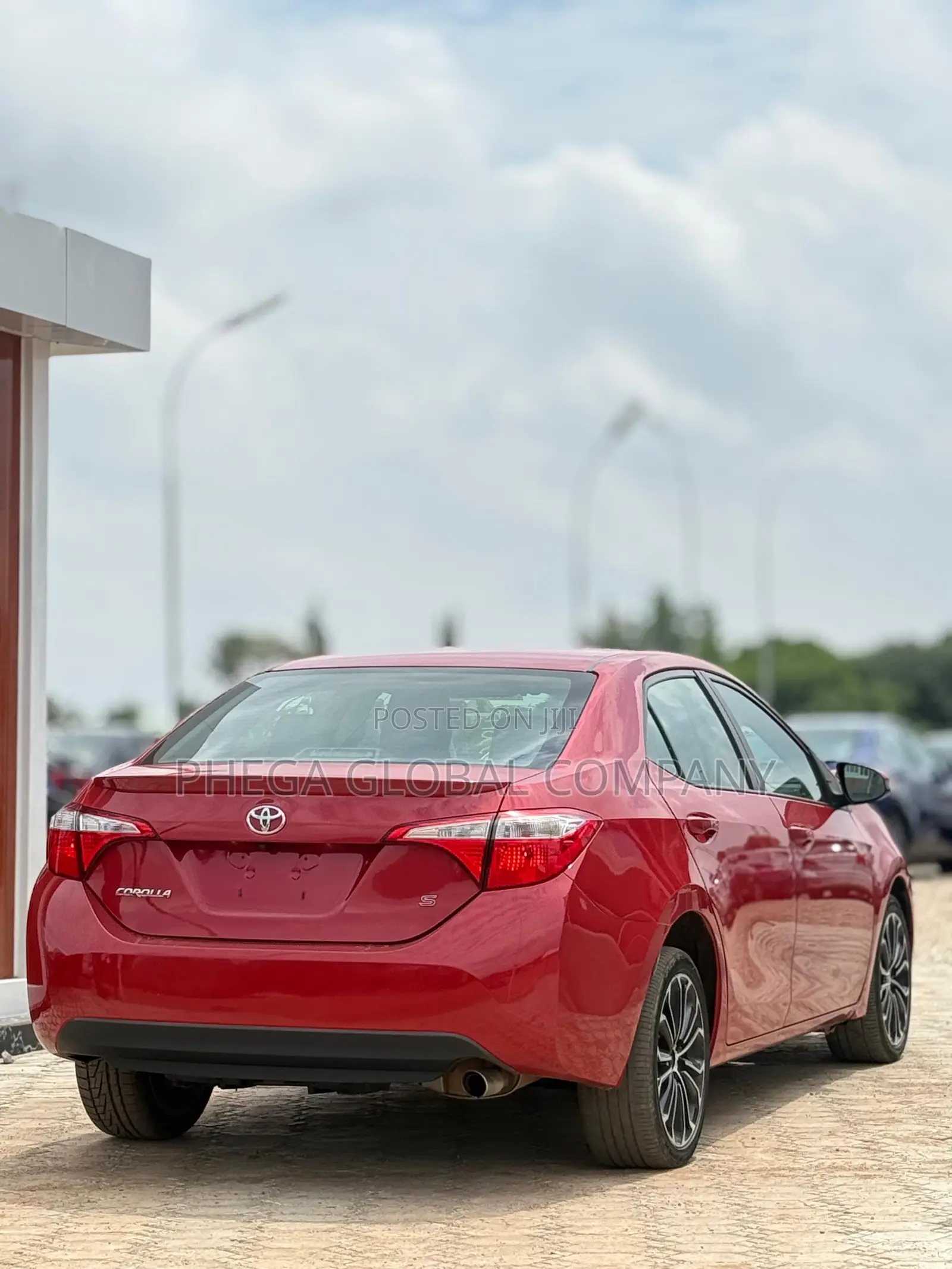 Toyota Corolla S 4dr Sedan (1.8L 4cyl CVT) 2016 Red