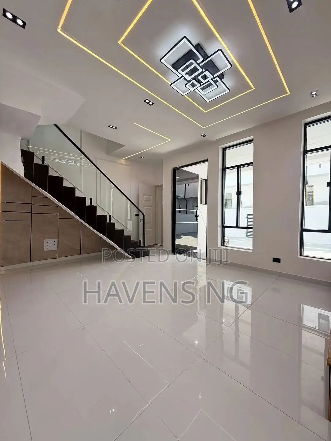 4bdrm Duplex in Ikota for sale