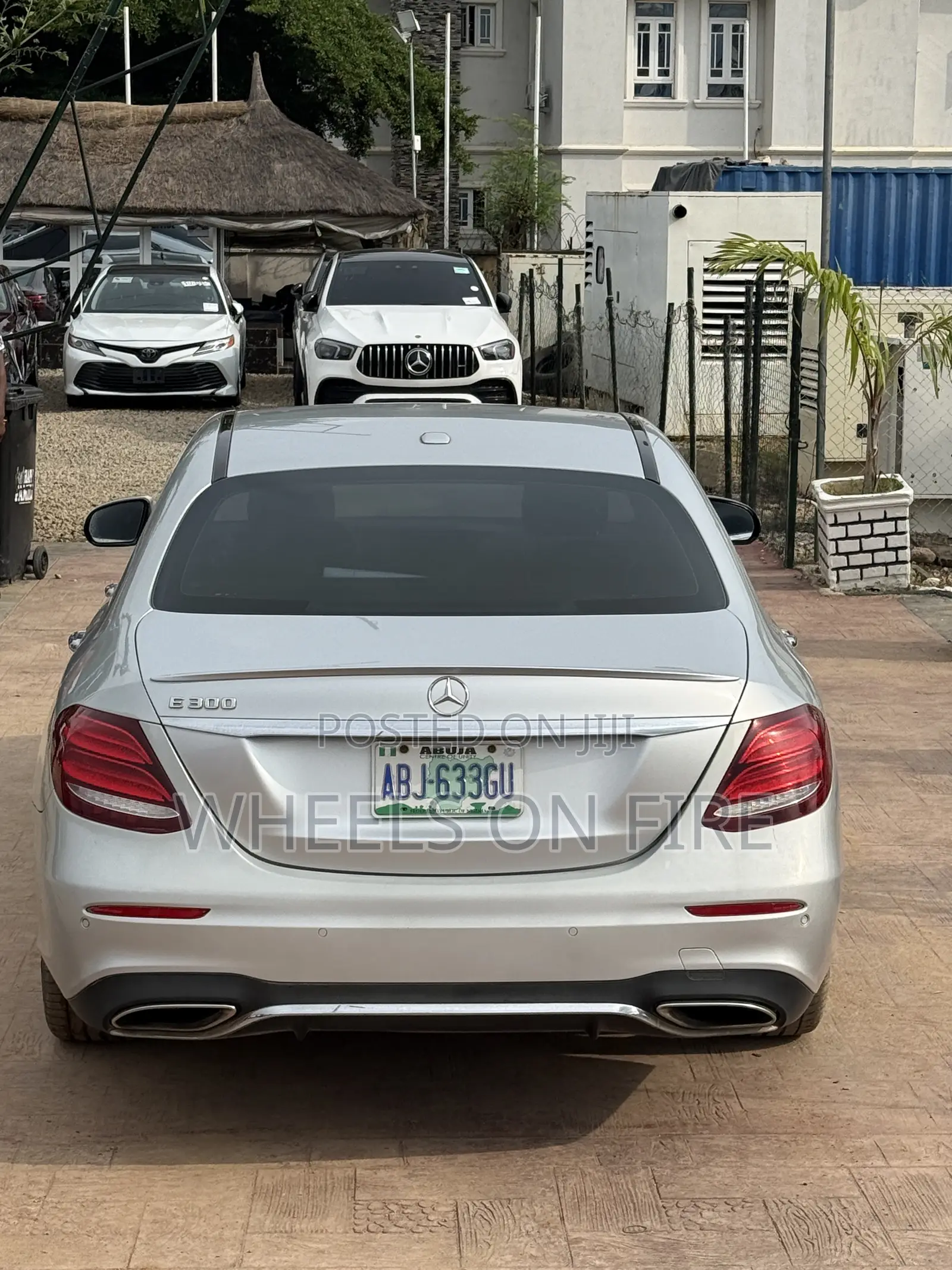Mercedes-Benz E300 Base RWD Sedan (2.0L 4cyl 9A) 2017 Silver