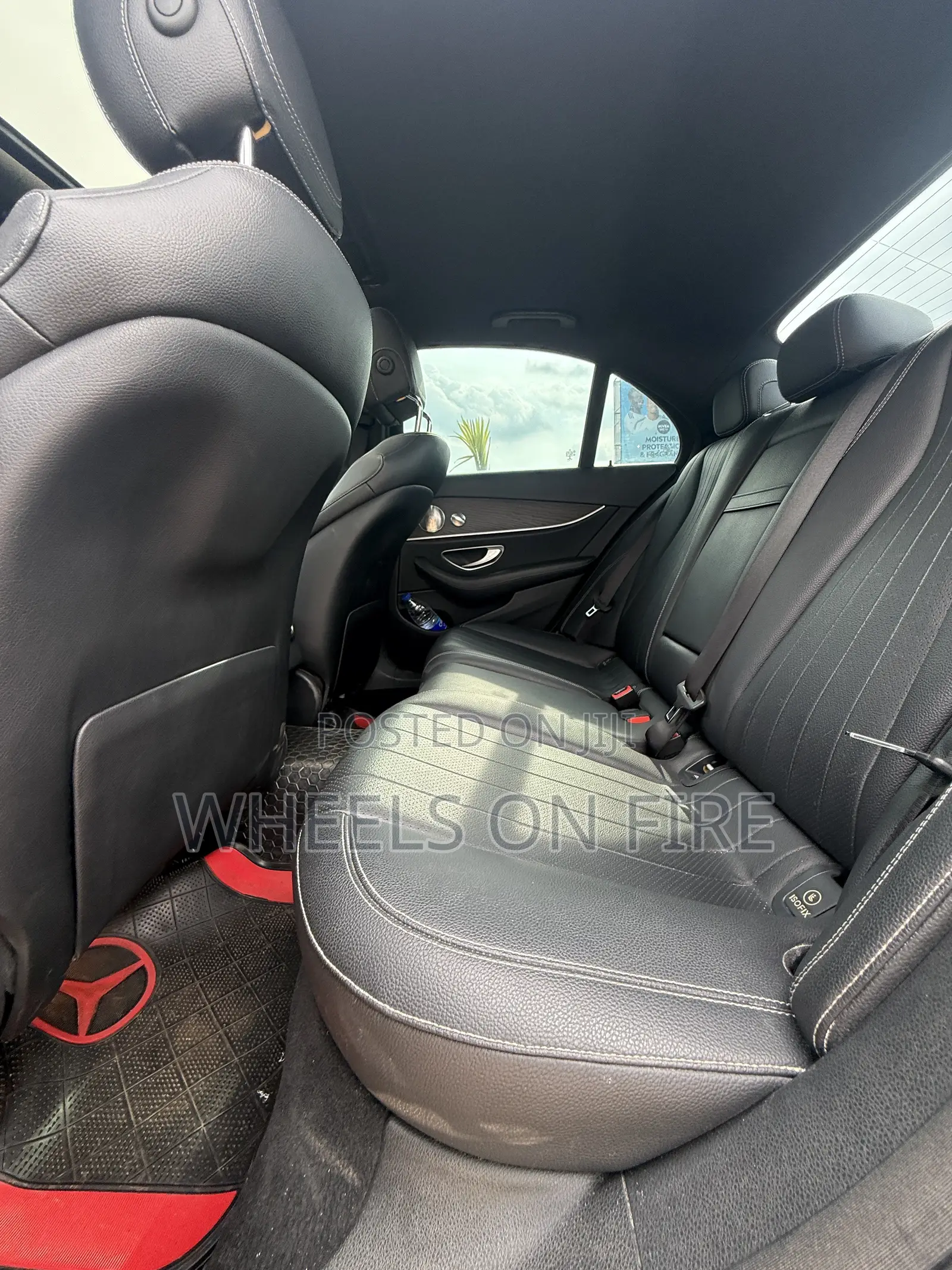 Mercedes-Benz E300 Base RWD Sedan (2.0L 4cyl 9A) 2017 Silver