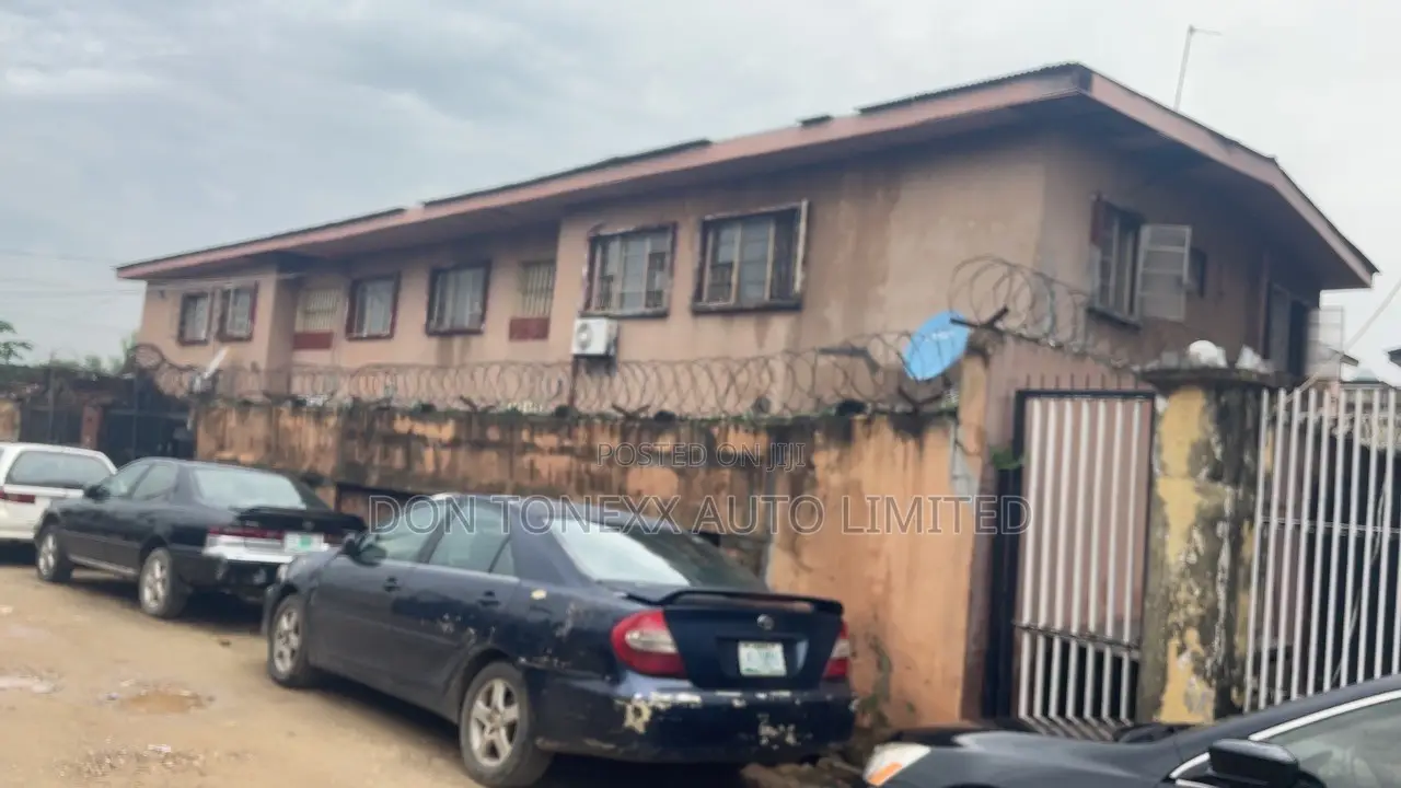 Furnished 5bdrm Duplex in Community Road, Akoka for sale