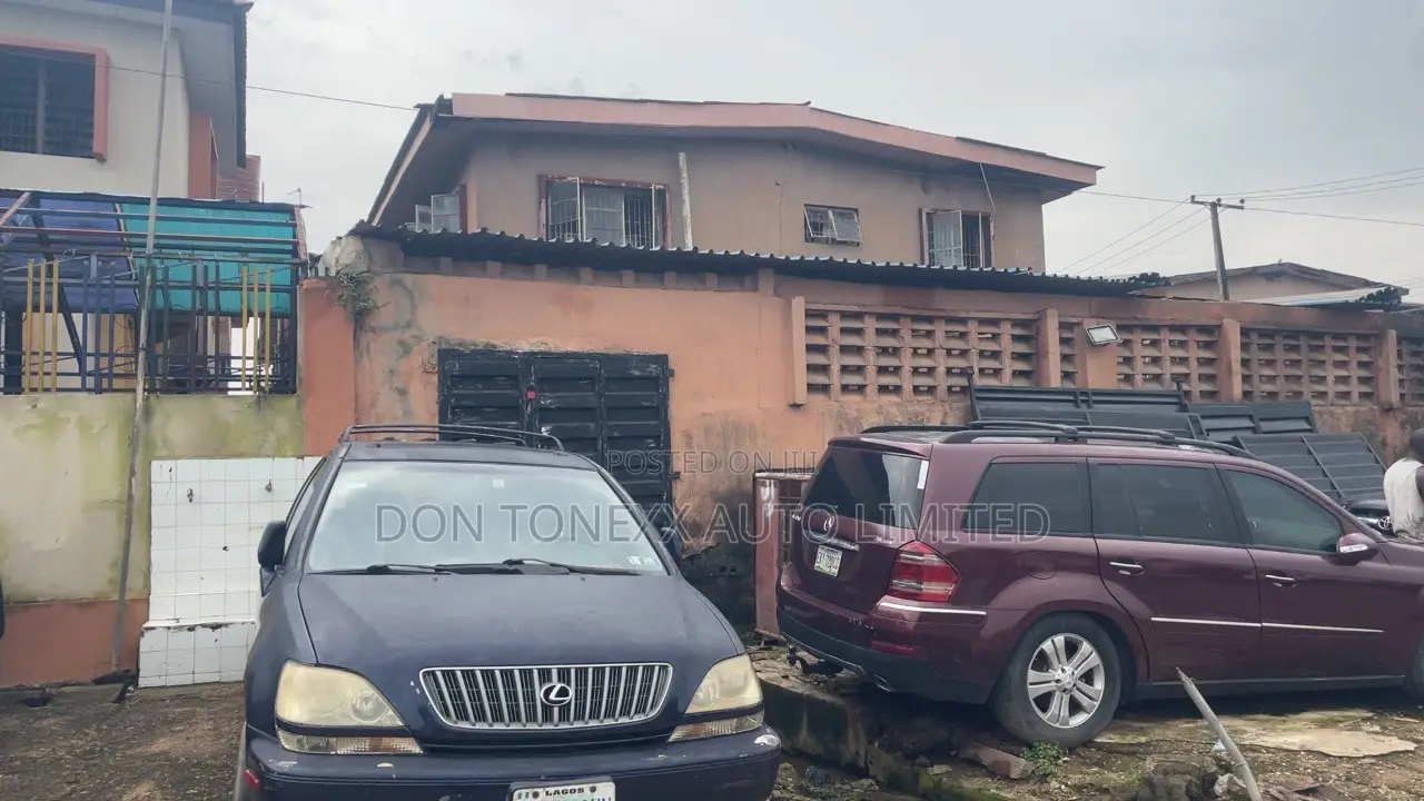 Furnished 5bdrm Duplex in Community Road, Akoka for sale