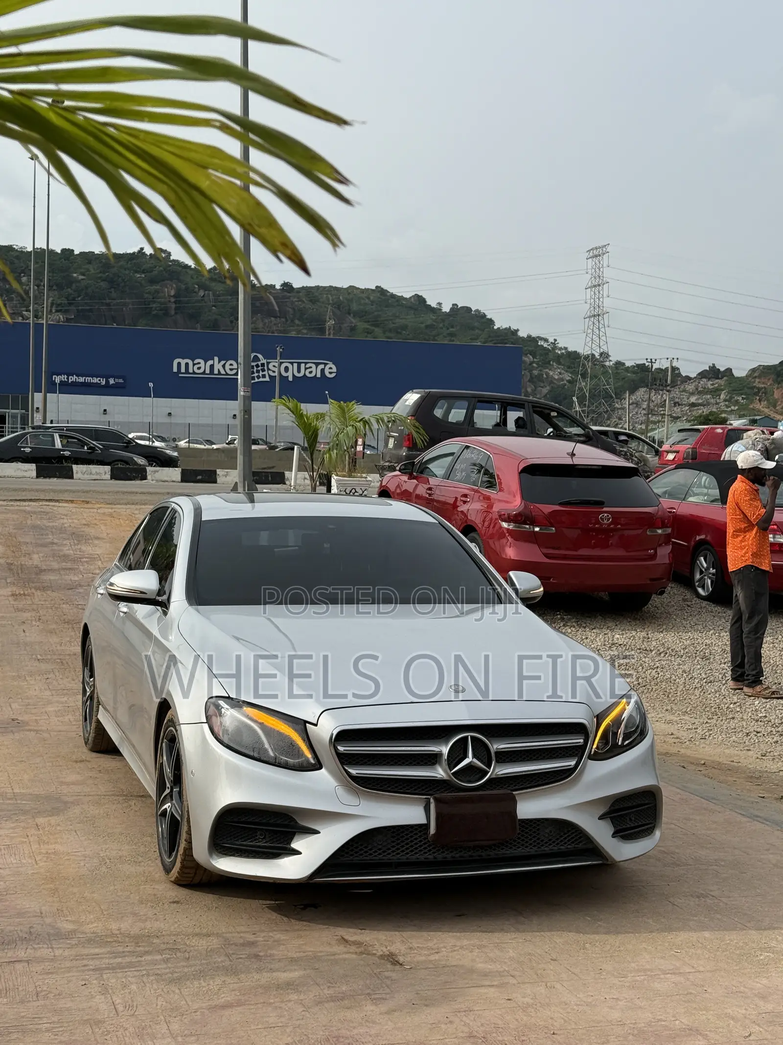 Mercedes-Benz E300 Base RWD Sedan (2.0L 4cyl 9A) 2017 Silver