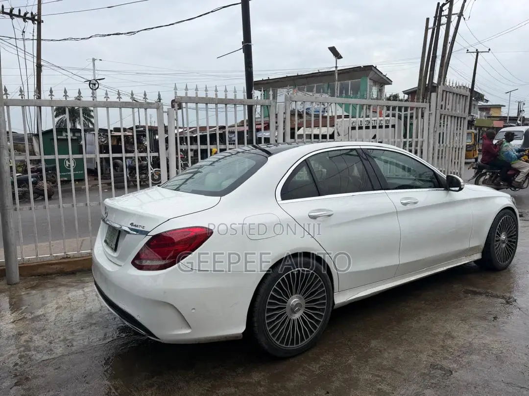 Mercedes-Benz C400 4Matic AWD Sedan (3.0L V6 7A) 2015 White