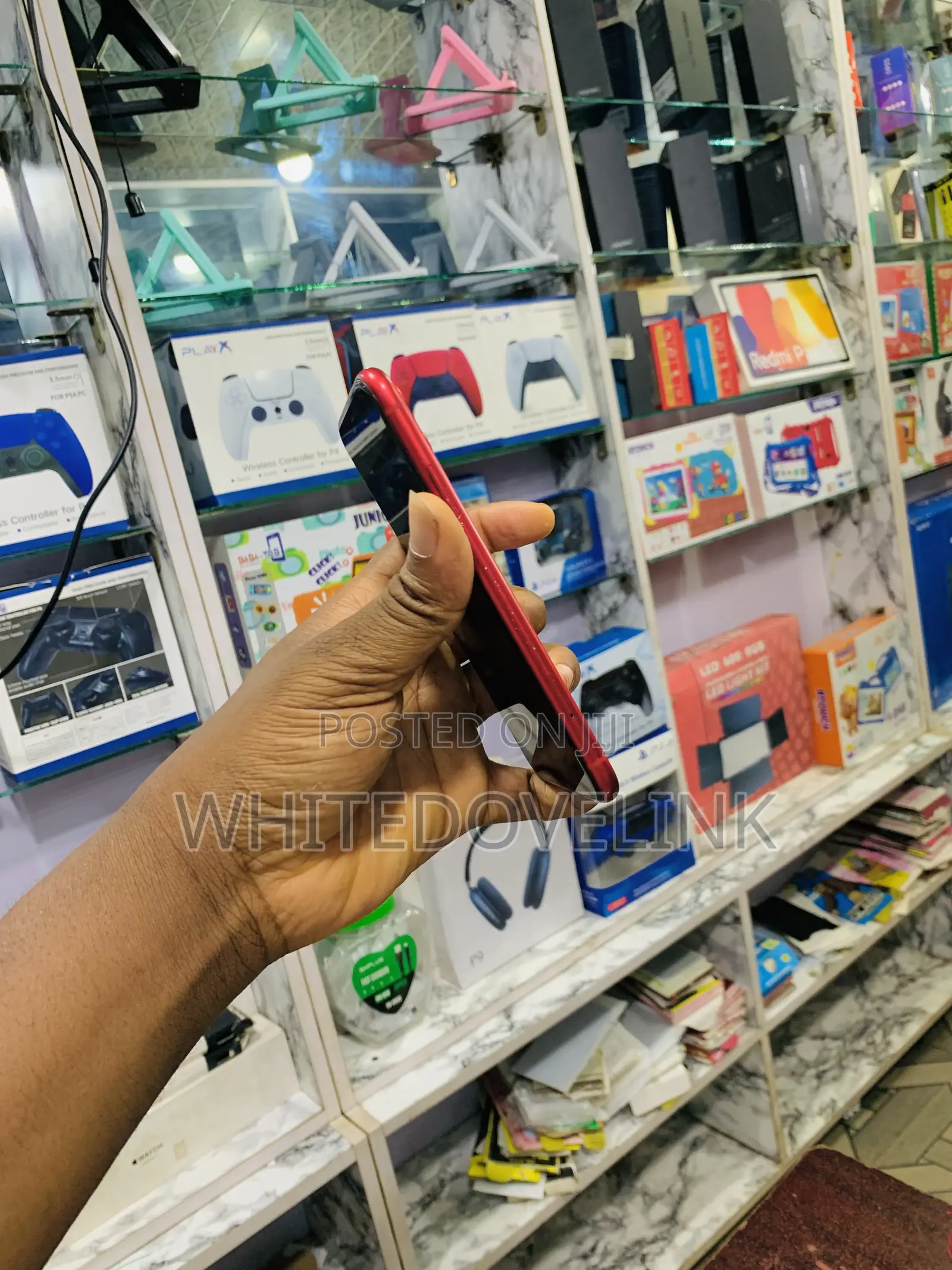 Apple iPhone 11 64 GB Red