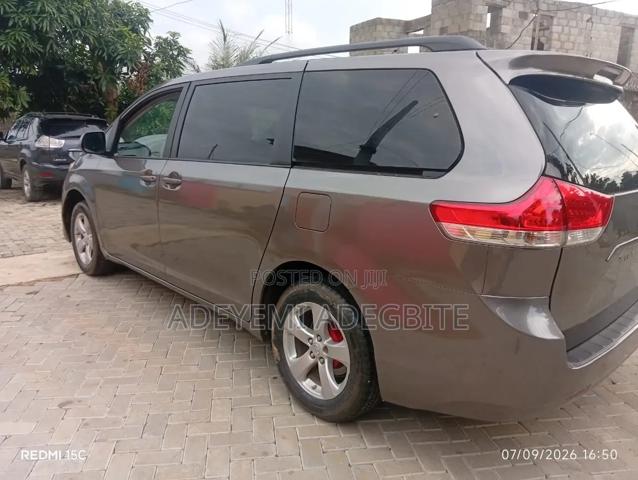 Toyota Sienna 2011 Gray