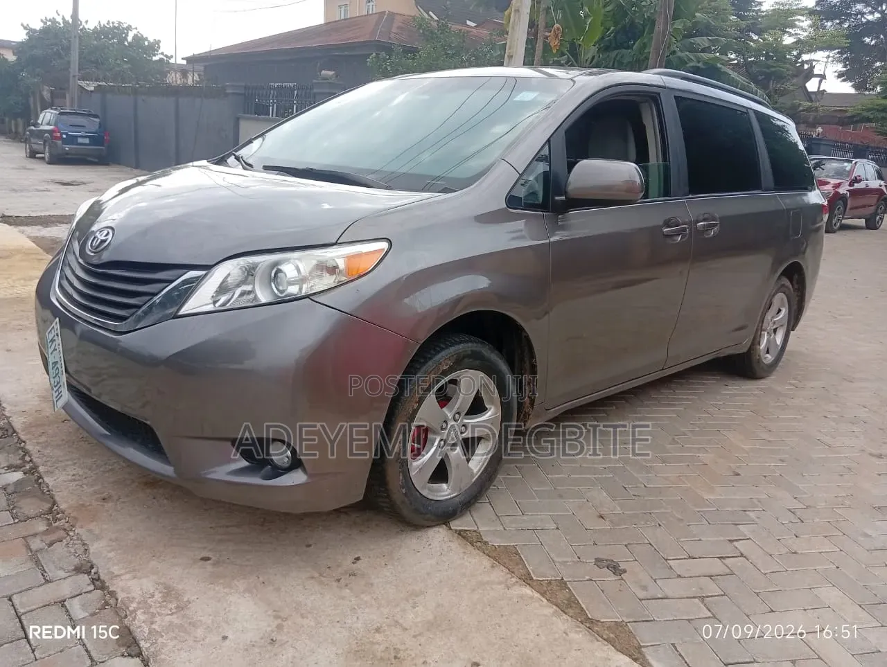 Toyota Sienna 2011 Gray