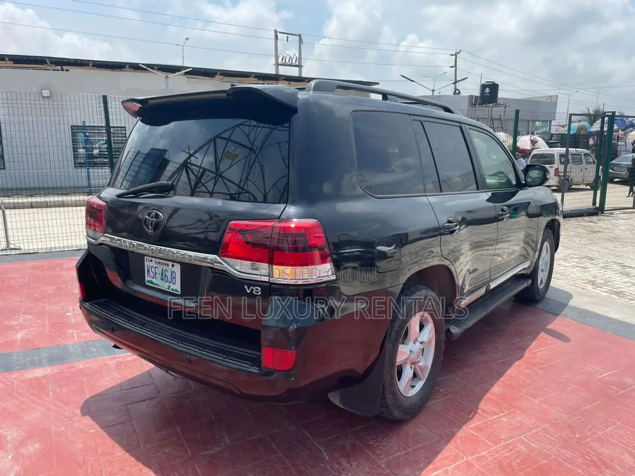 Toyota Land Cruiser V8 for Rent - Car for Hire