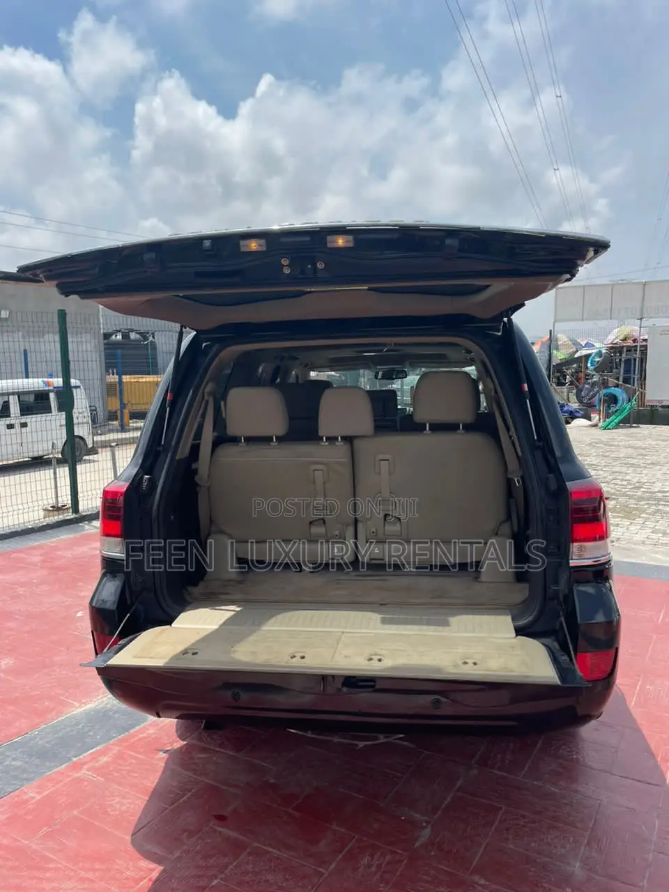 Toyota Land Cruiser V8 for Rent - Car for Hire
