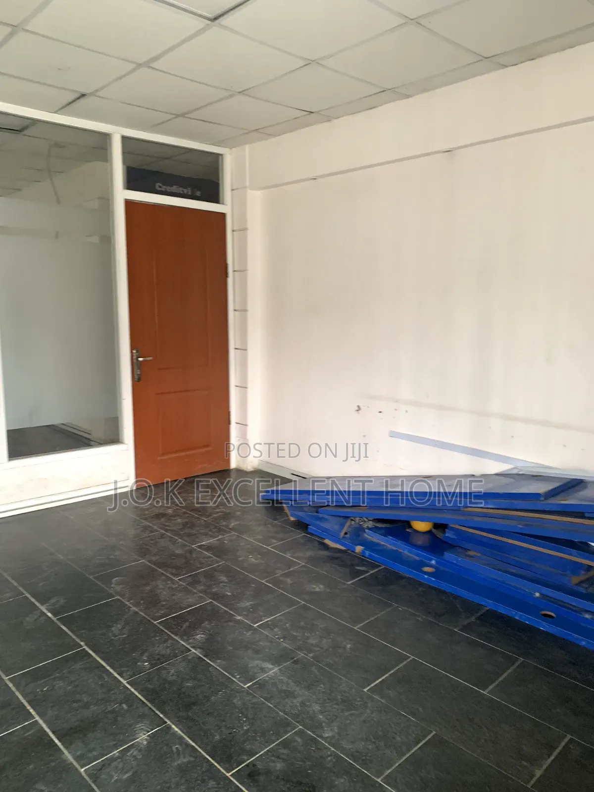 A Self Compound ~300sqm Office Space, Victoria Island, Lagos