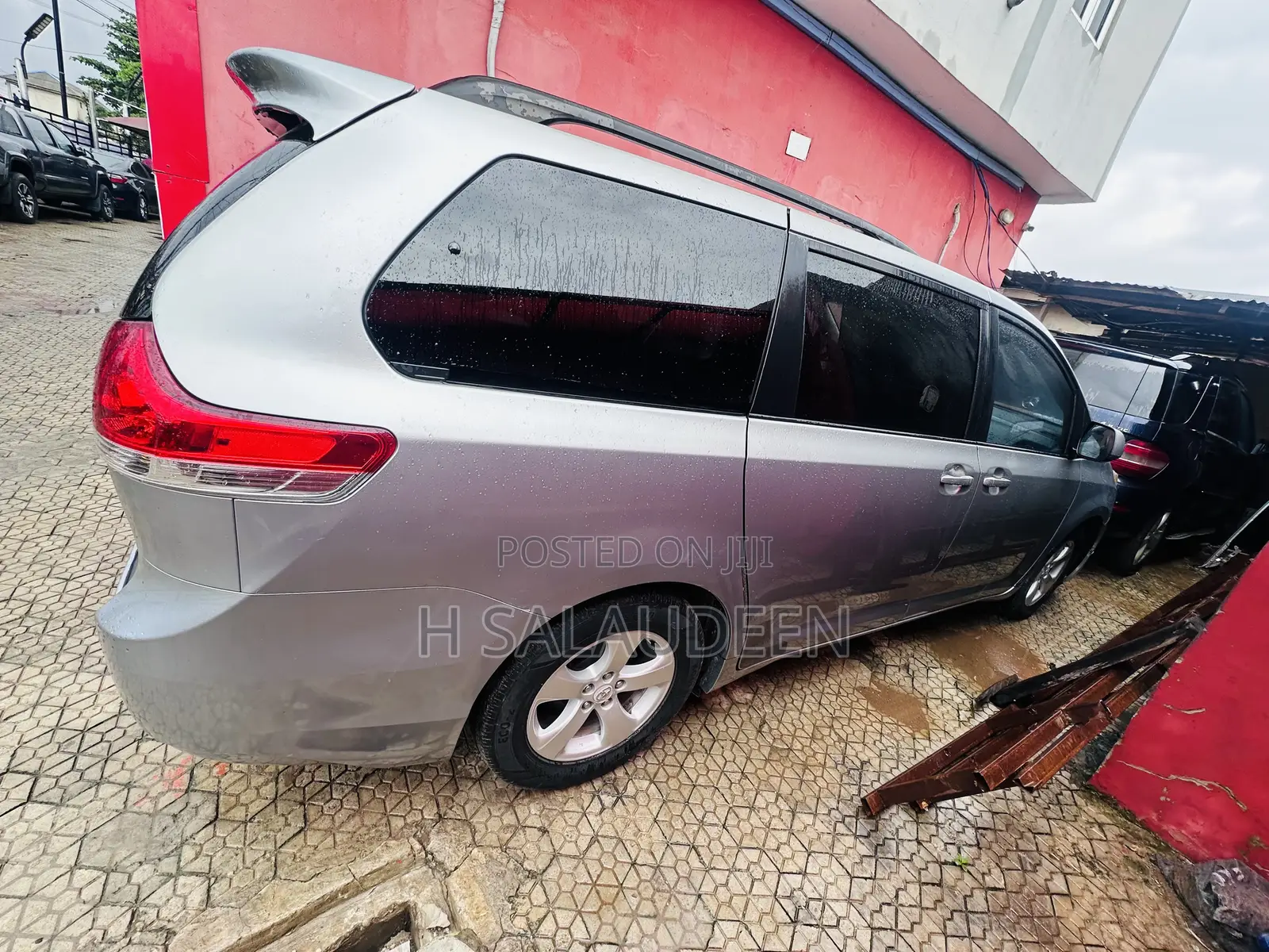 Toyota Sienna 2011 Silver