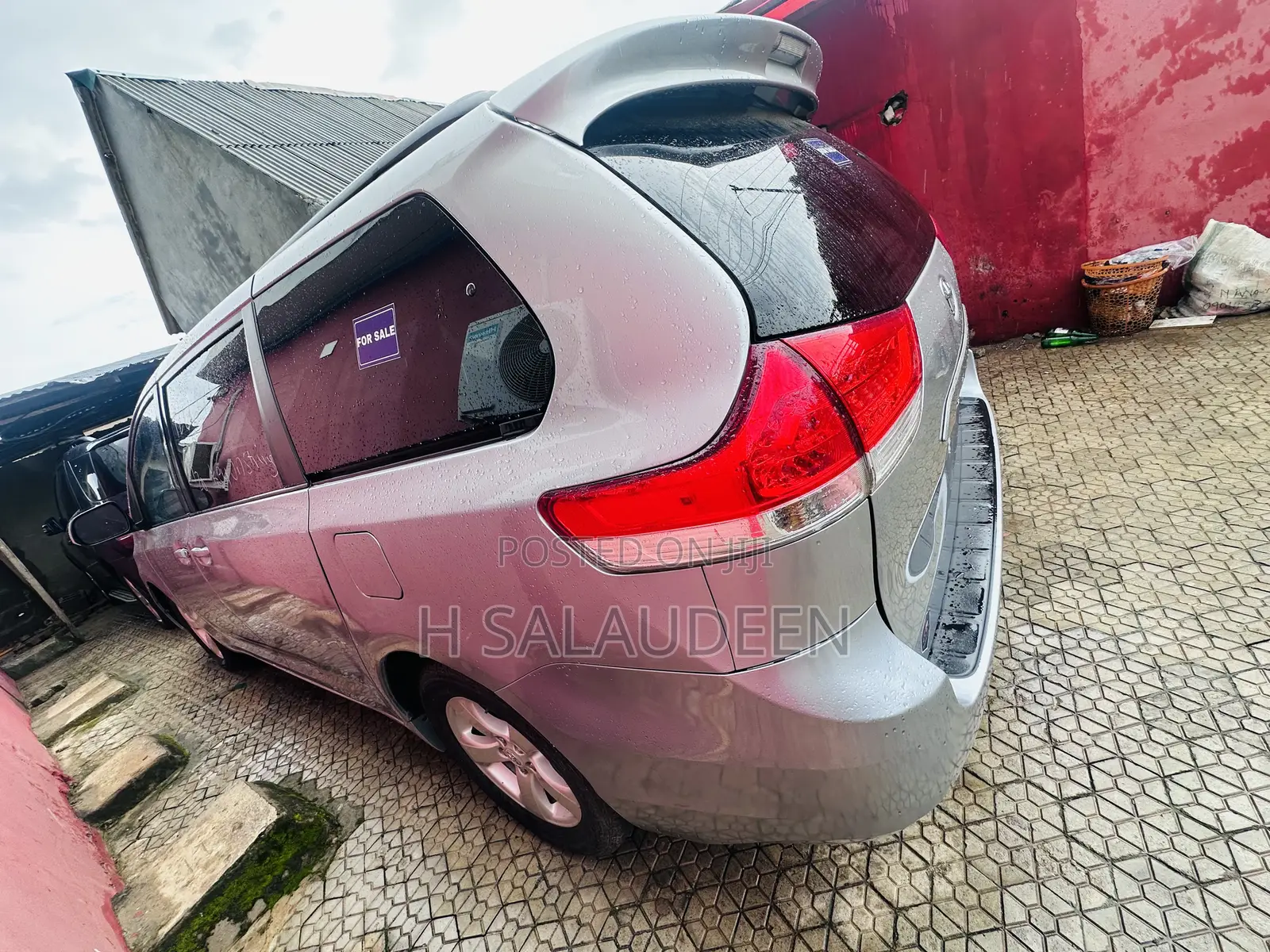 Toyota Sienna 2011 Silver
