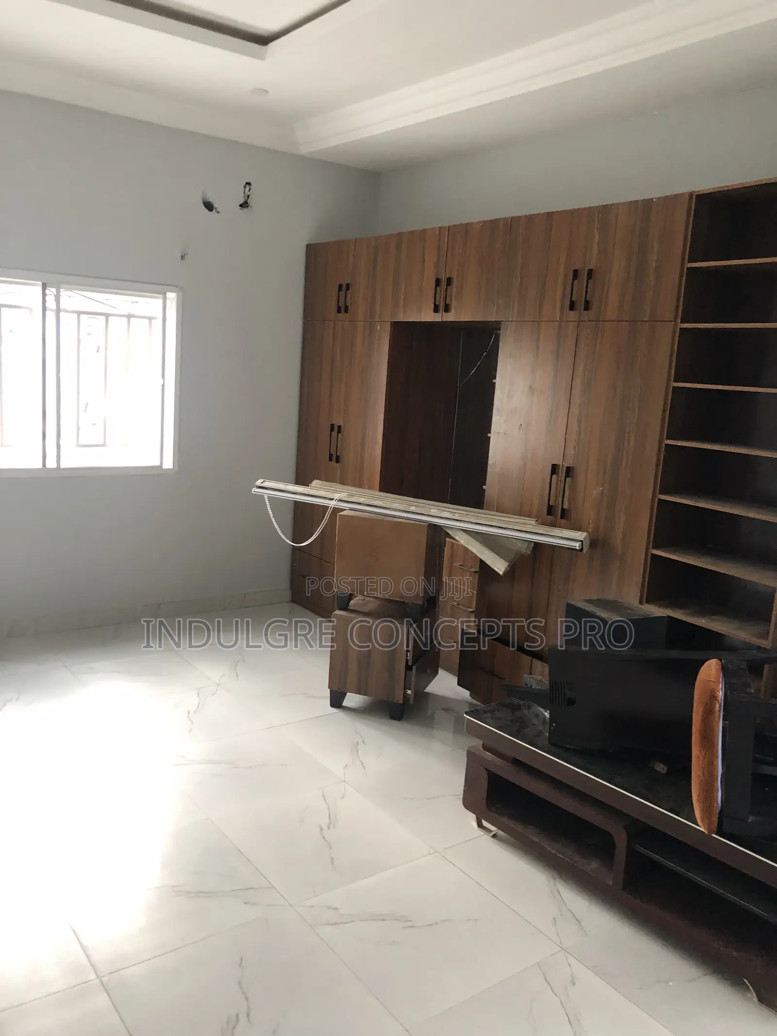 4bdrm Penthouse in Leisure Court, Sabon Lugbe for sale