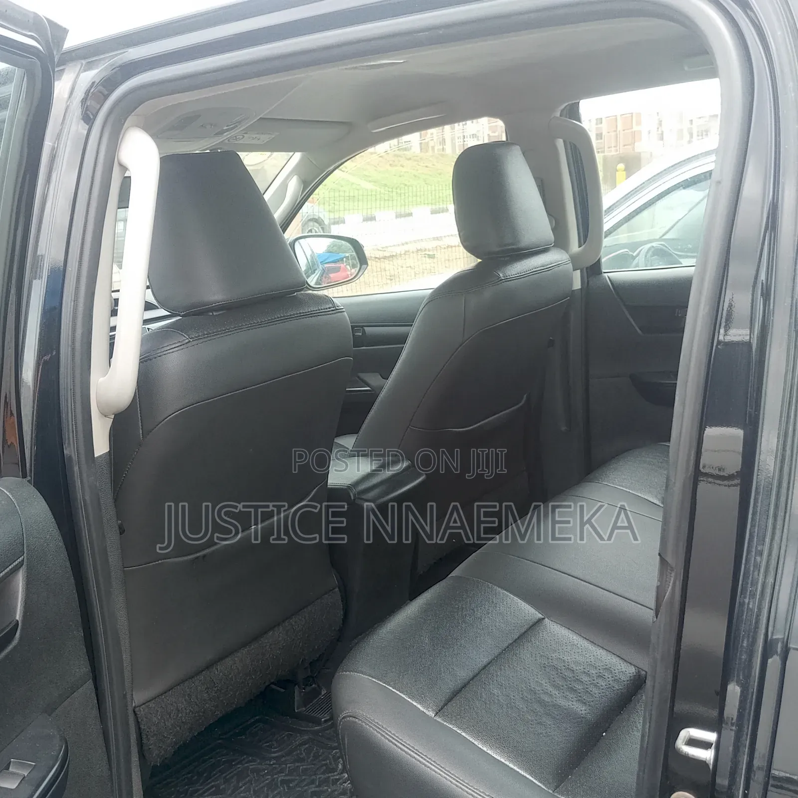 Toyota Hilux 2021 Black